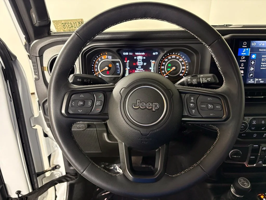 Used 2025 White Jeep Sport S image 18