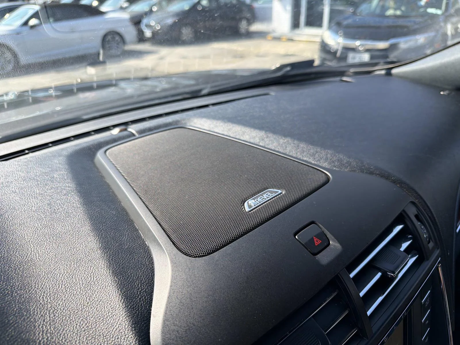 Used 2018 Gray Lincoln Reserve image 37