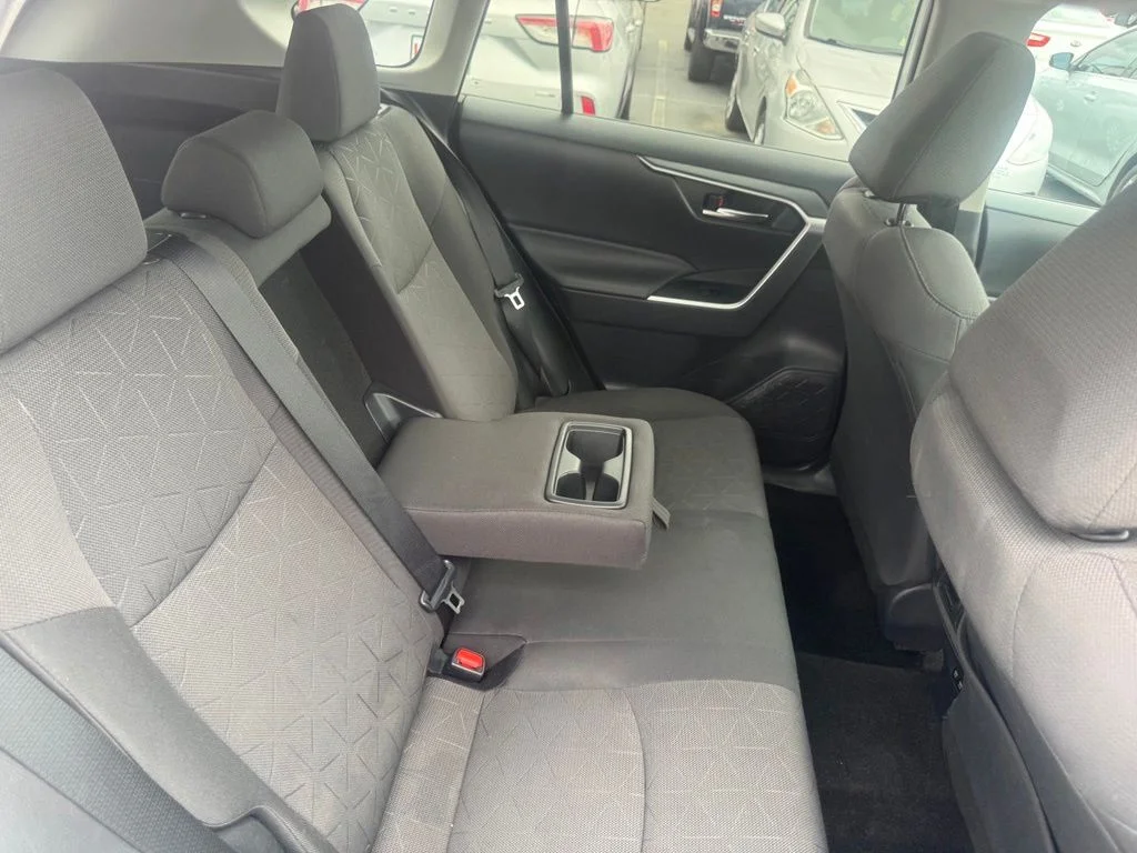 Used 2019 White Toyota XLE image 45