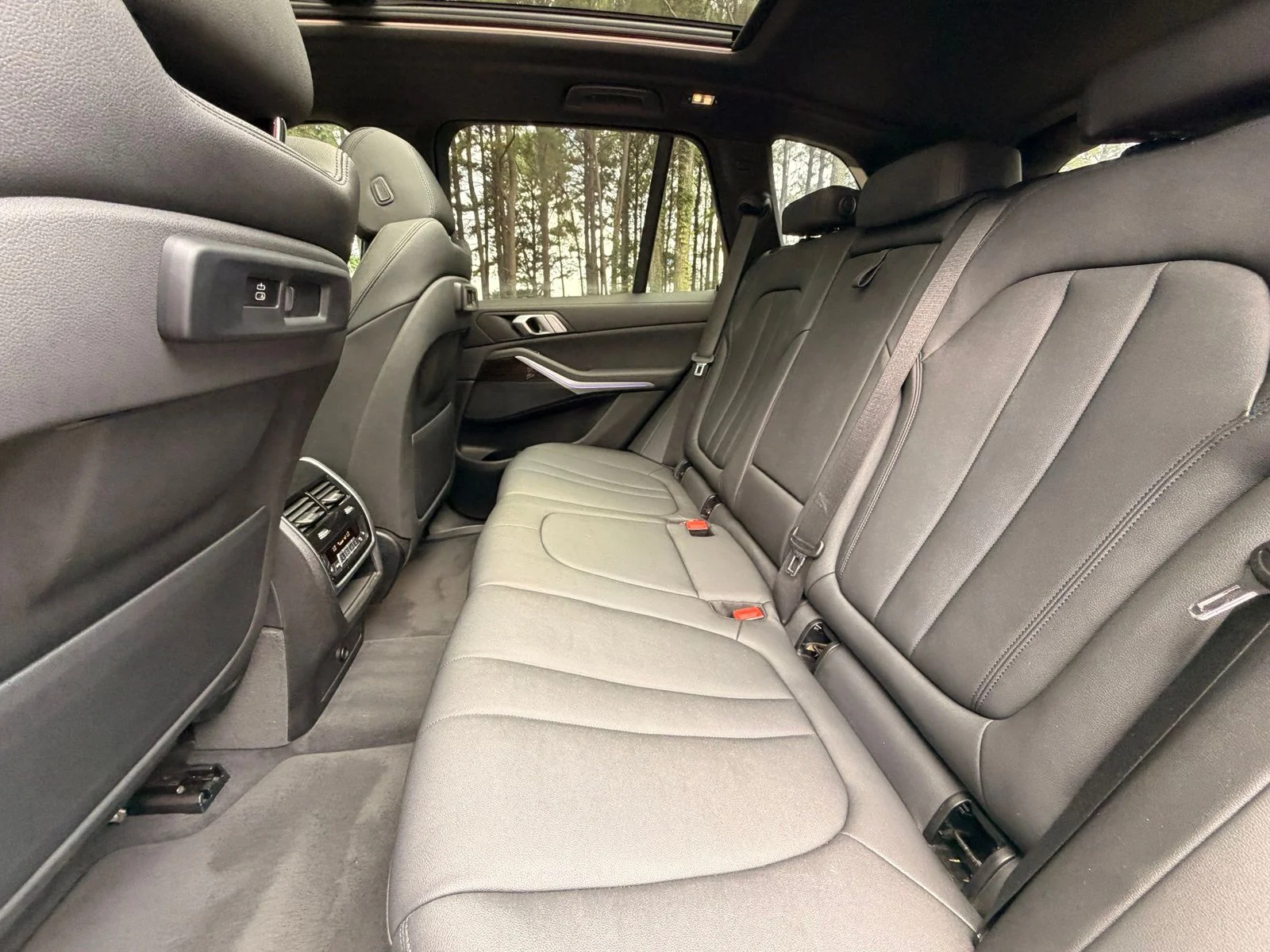 Used 2019 Mineral White Metallic BMW xDrive40i image 14