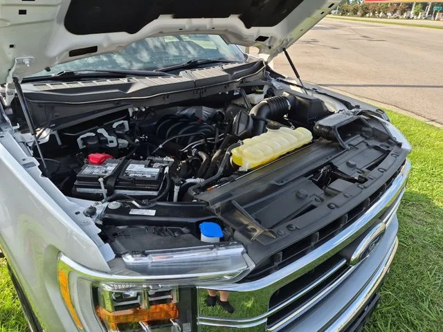 Used 2022 Silver Ford Lariat image 39