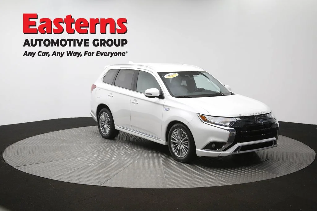 Used 2020 White Mitsubishi SEL image 49