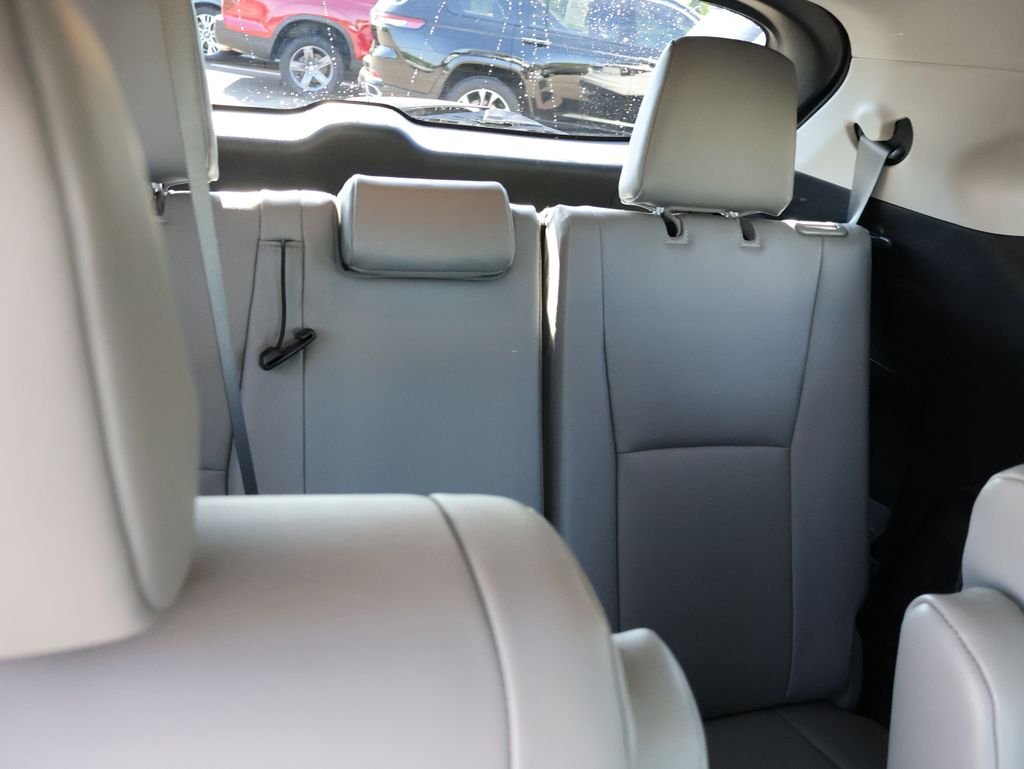 Used 2022 Silver Toyota XLE image 13