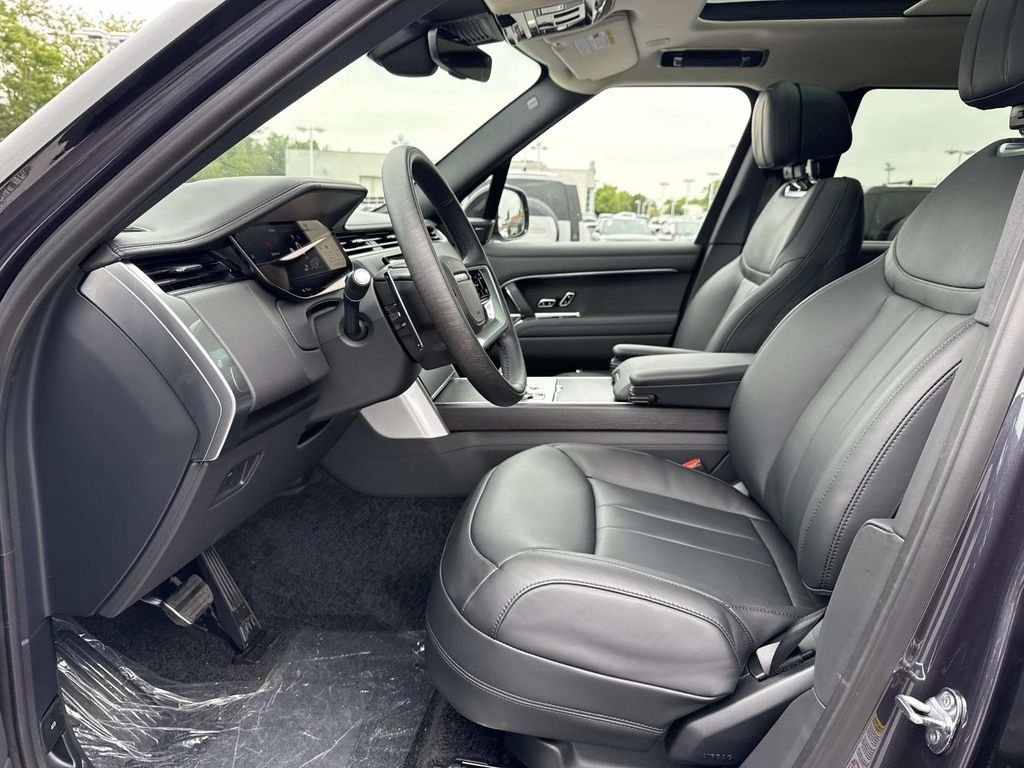 New 2026 Amethyst Grey Purple in Gloss finish Land Rover SE 7 Seats image 19