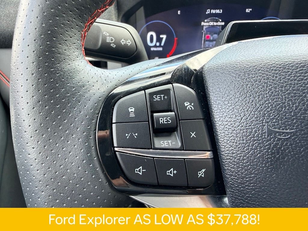 Used 2025 Gray Ford ST-Line image 24