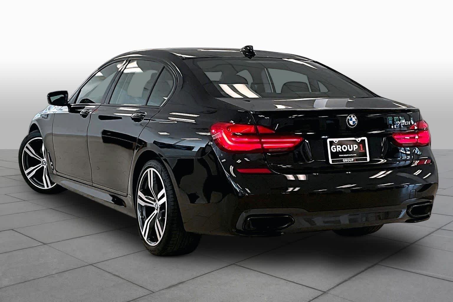 Used 2019 Black Sapphire Metallic BMW 750i image 9