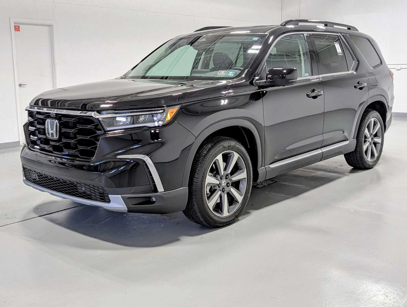 2025 Honda Pilot Elite AWD's photo