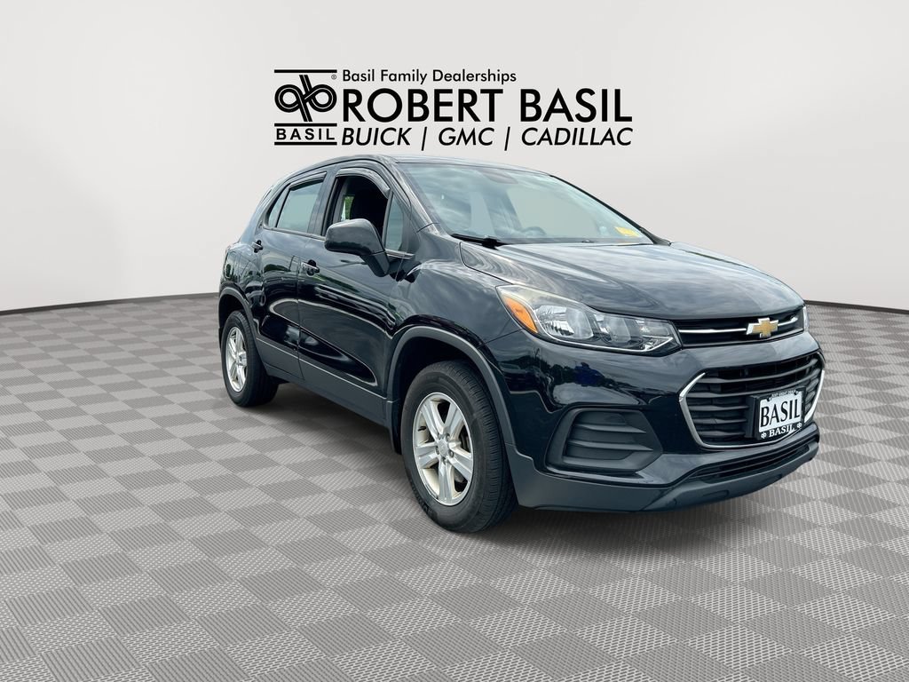 Used 2018 Chevrolet Trax LS with VIN 3GNCJNSB1JL331610 for sale in Orchard Park, NY