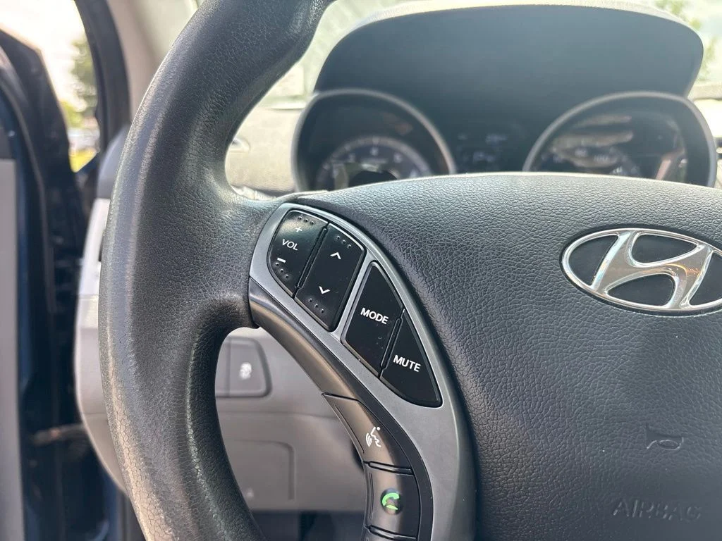 Used 2016 Blue Hyundai SE image 21