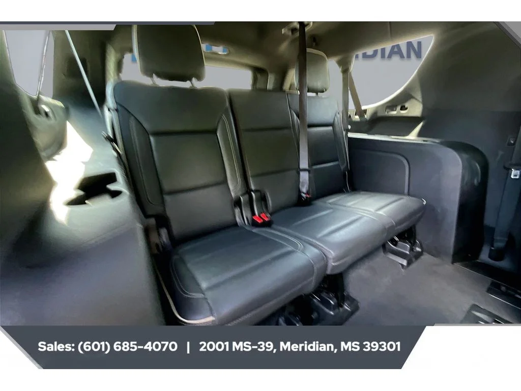 Used 2023 Silver Sage Metallic Chevrolet Premier image 21