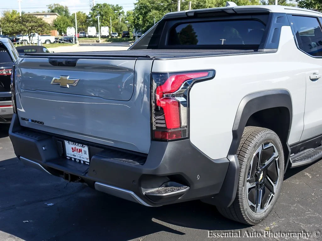 2026 Chevrolet Silverado EV LT - Photo 9