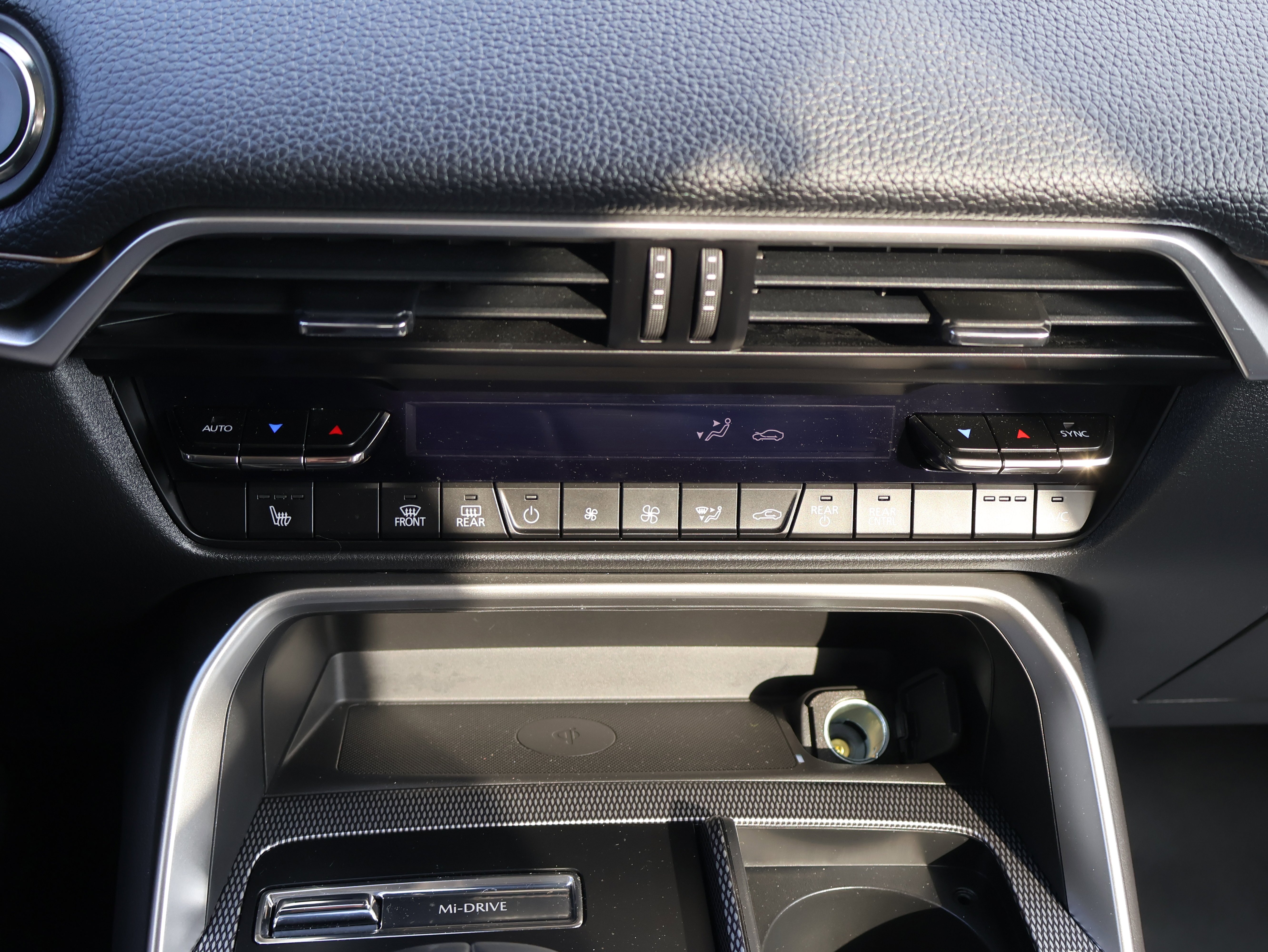 2025 Mazda CX-70 Premium Package - Photo 28