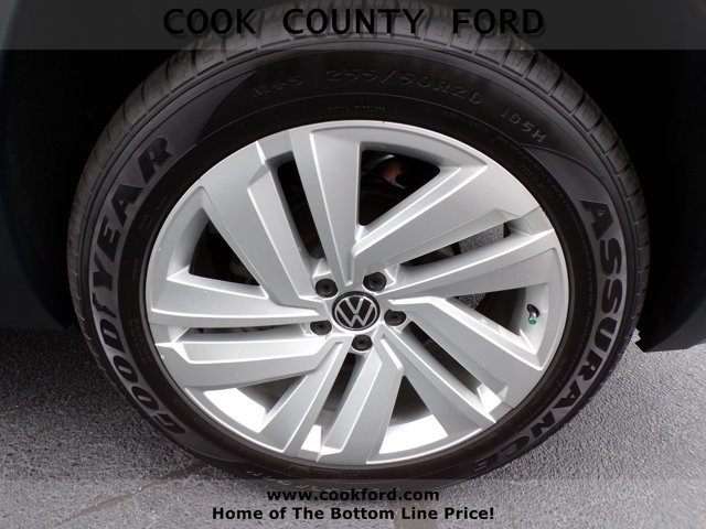 Used 2021 Pure Gray Volkswagen 2.0T SE w/Technology image 24