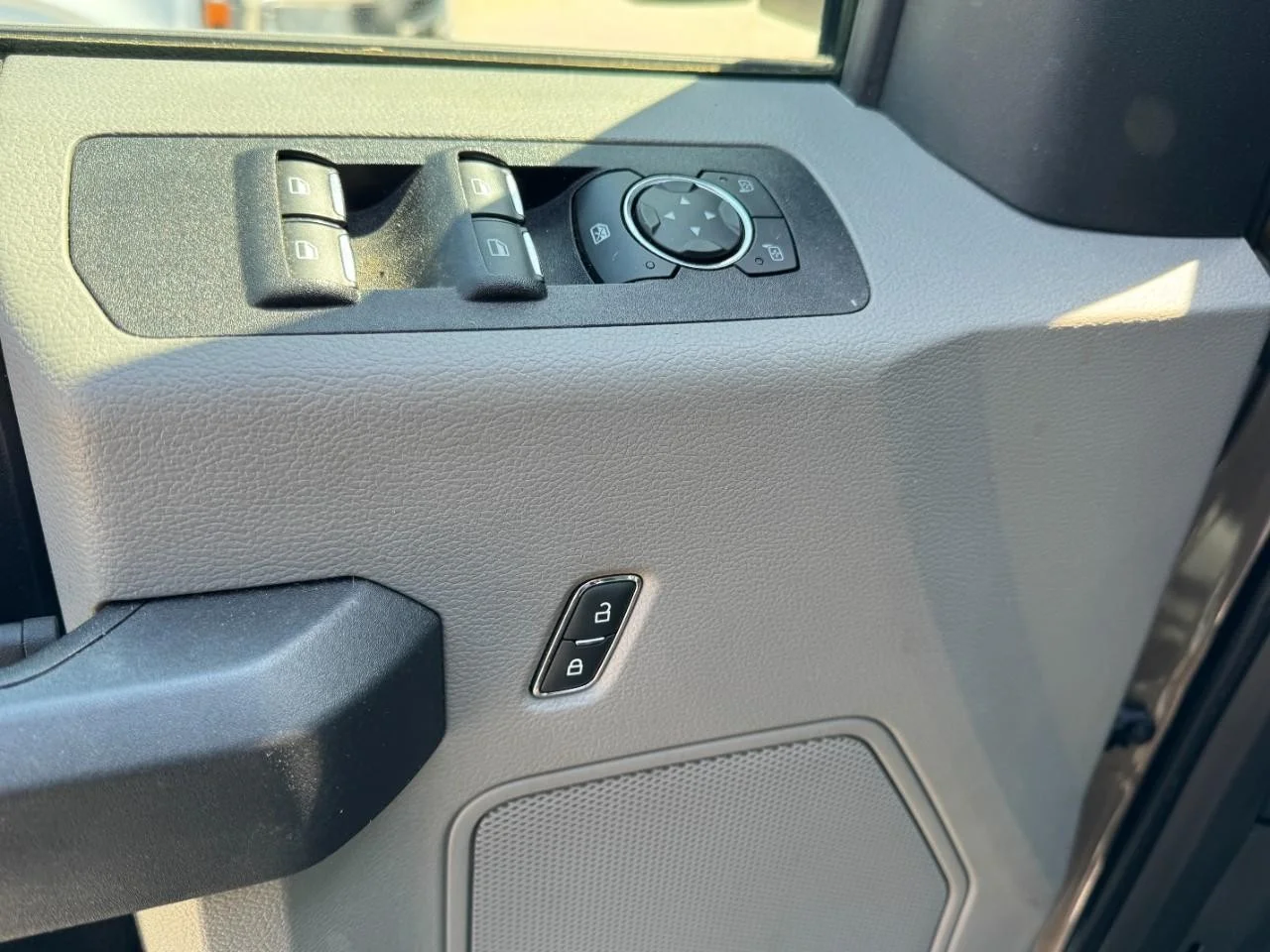 Used 2018 Stone Gray Ford 4WD SuperCab 6.5' Box image 13