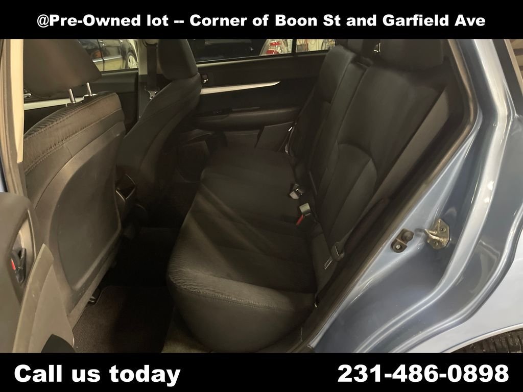Used 2012  Subaru 2.5i Premium image 26