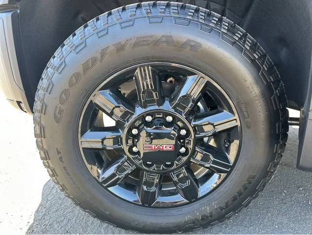2026 GMC Sierra 2500HD AT4 - Photo 17