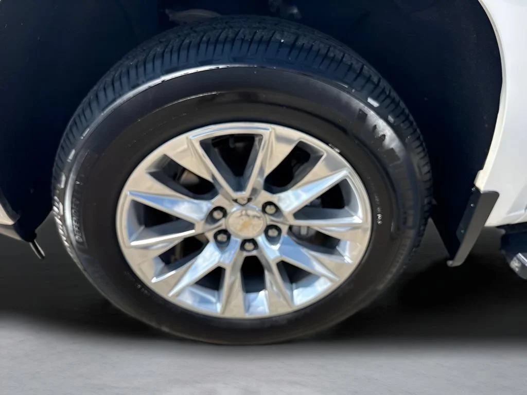 Used 2020 IRIDESCENT PEARL TRICOAT Chevrolet LTZ image 38