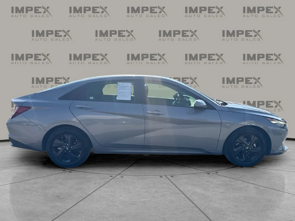Used 2021 Silver Hyundai SEL image 6