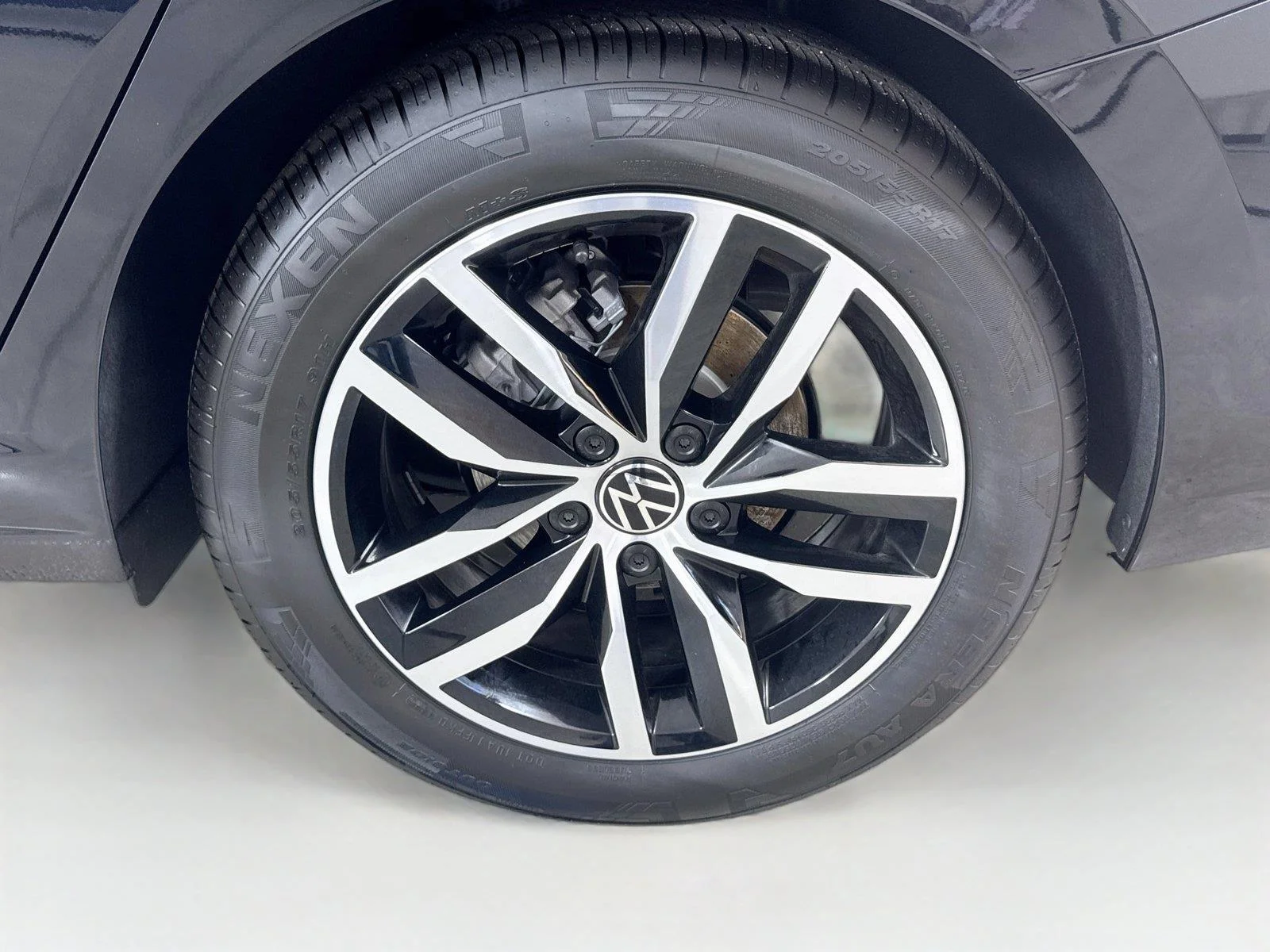 New 2027 Deep Black Pearl Volkswagen SE image 30