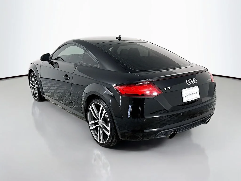 Used 2016 Brilliant Black Audi 2.0T image 3