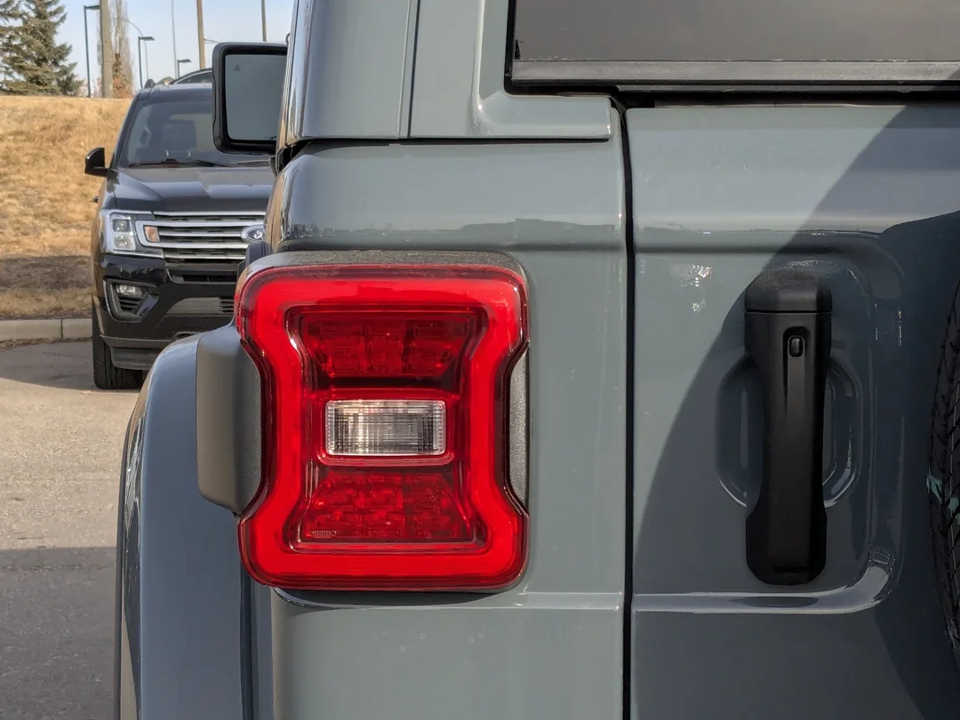 New 2026 Dark blue Jeep Sahara - - 4x4 - McKinley Leather - Body-Color Top - Alpine Audio - Remote Start & More! image 11