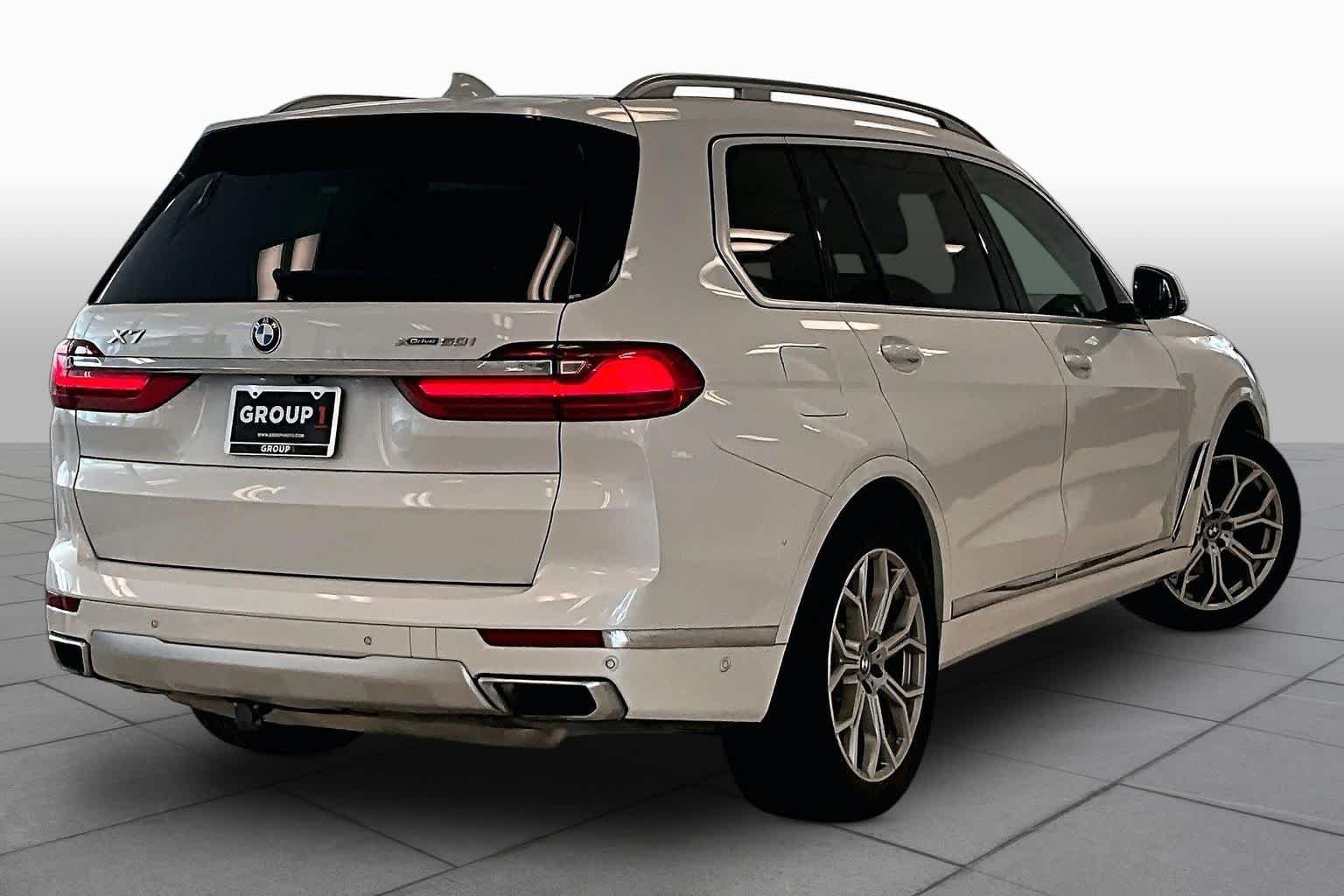 Used 2019 Mineral White Metallic BMW xDrive50i image 11