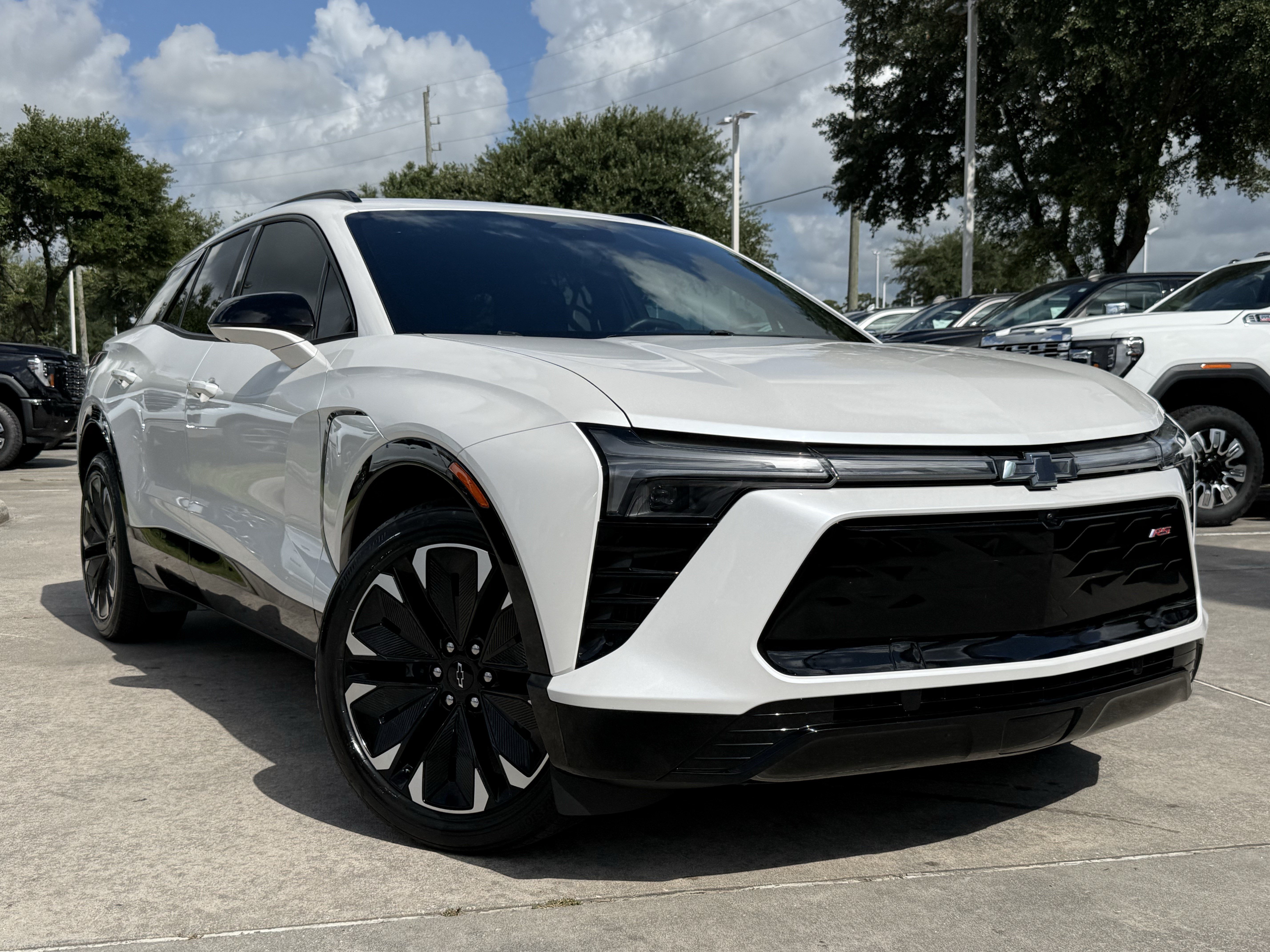 Used 2024 Chevrolet Blazer EV RS with VIN 3GNKDCRJ4RS169607 for sale in Humble, TX