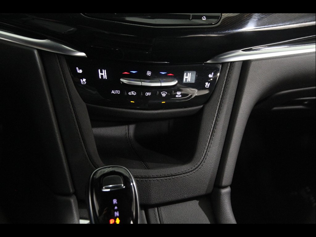 2025 Cadillac XT6 Premium Luxury - Photo 16