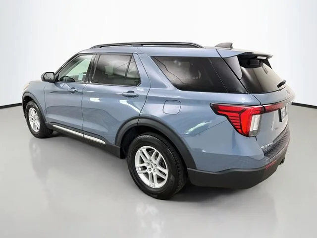 Used 2025 Vapor Blue Ford Active image 5
