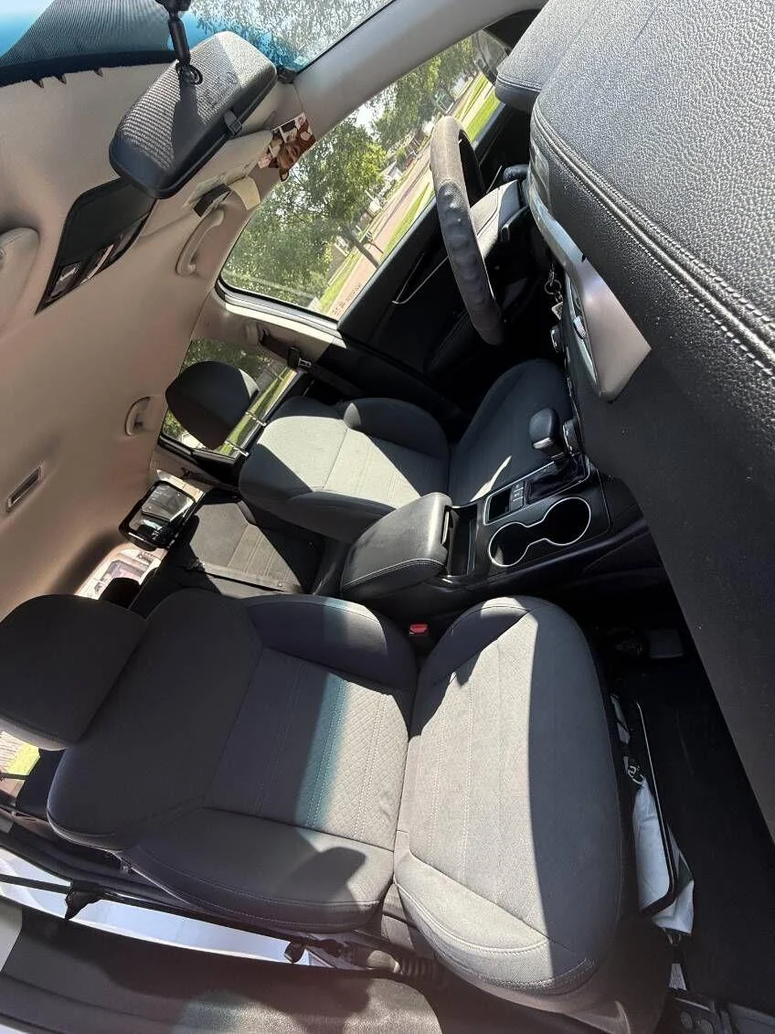 Used 2019 White Kia LX image 3