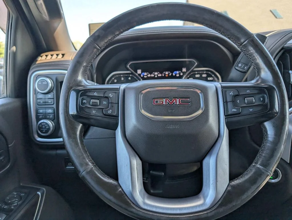 Used 2020 White GMC SLT image 19