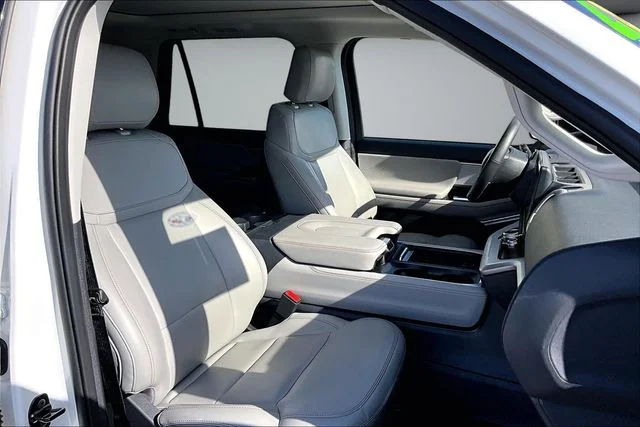 Used 2025 White Metallic Ford Active image 30