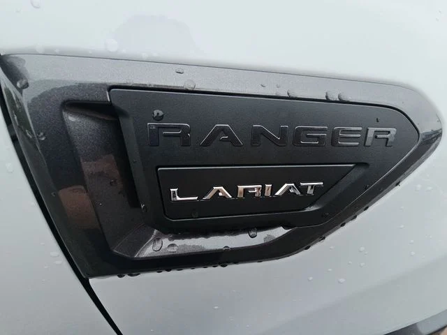 Used 2023 White Ford Lariat image 33
