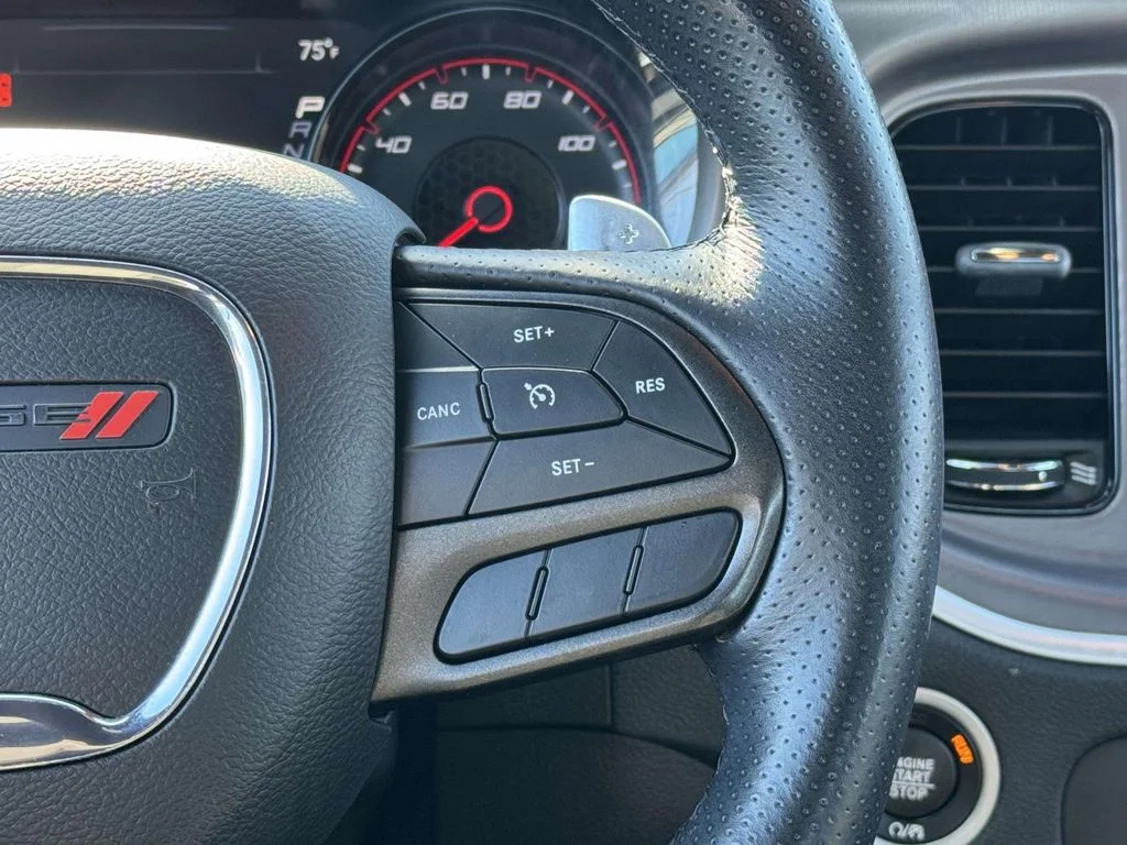 Used 2022  Dodge SXT image 22
