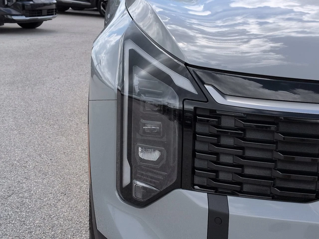 New 2027 Wolf Gray Kia EX image 10