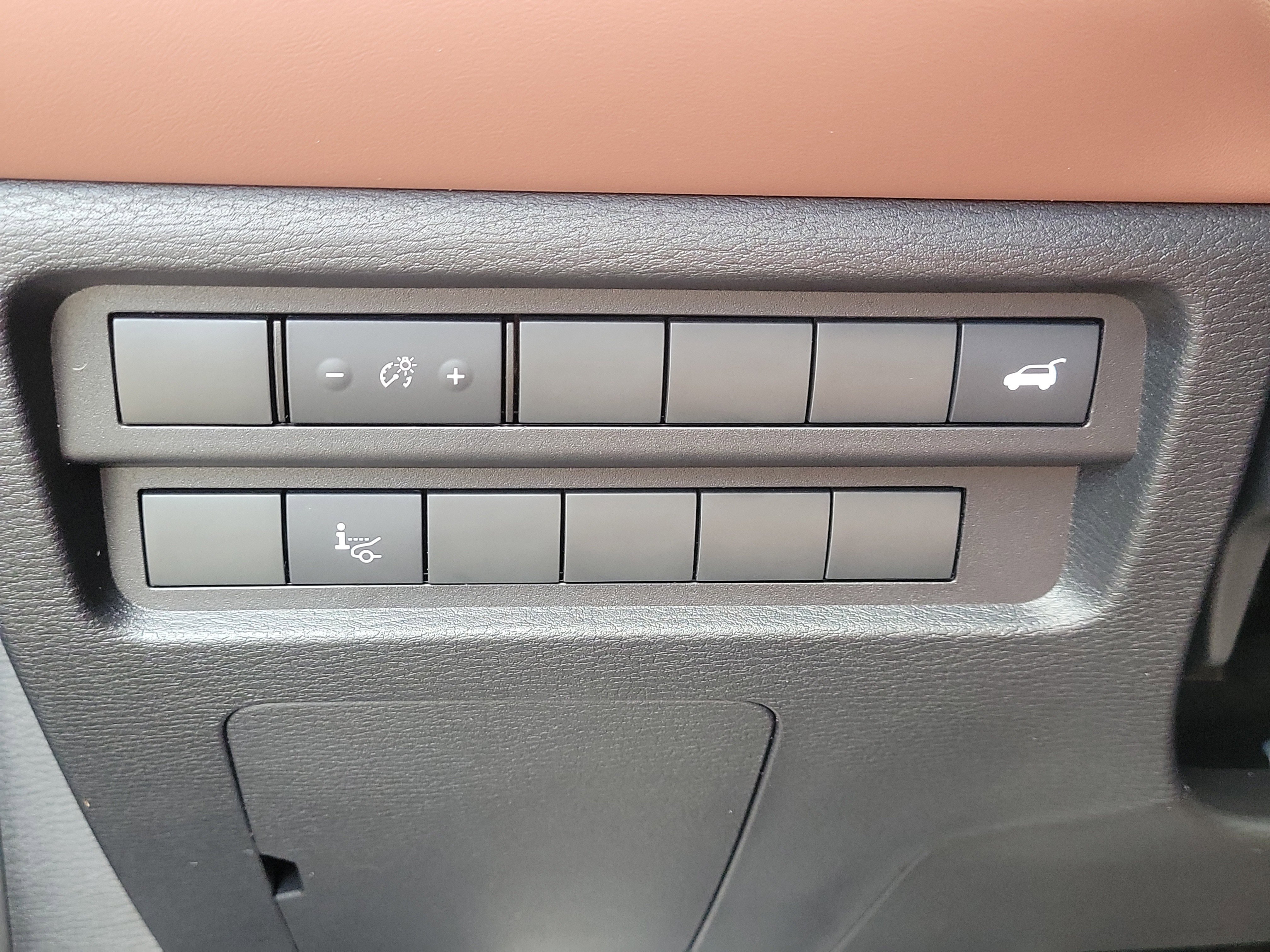Used 2025 Moonstone Gray/Black Roof Mitsubishi SEL image 26
