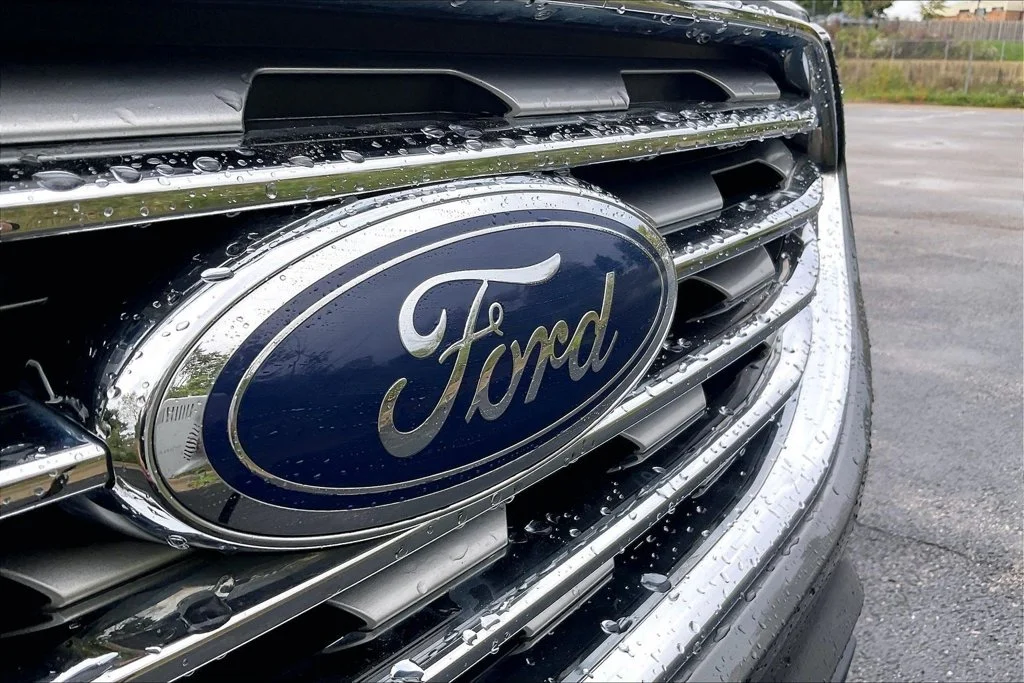 Used 2022 Gray Ford SEL image 34