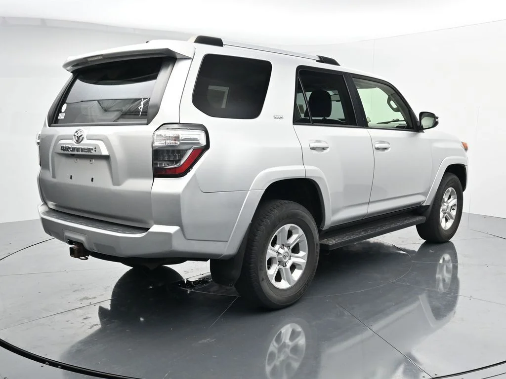 Used 2022 Silver Toyota SR5 Premium image 7