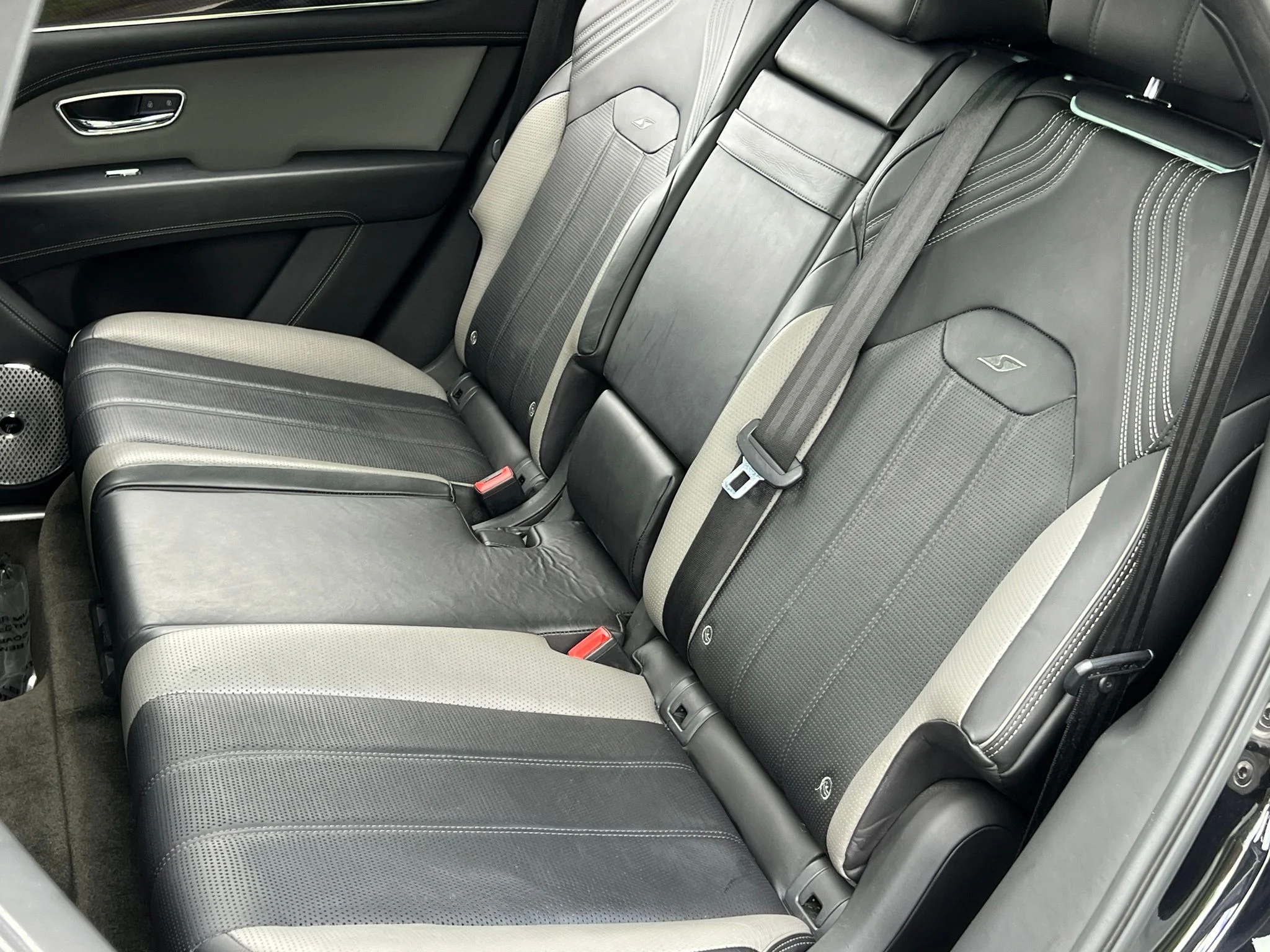 Used 2022 Black Bentley S image 18