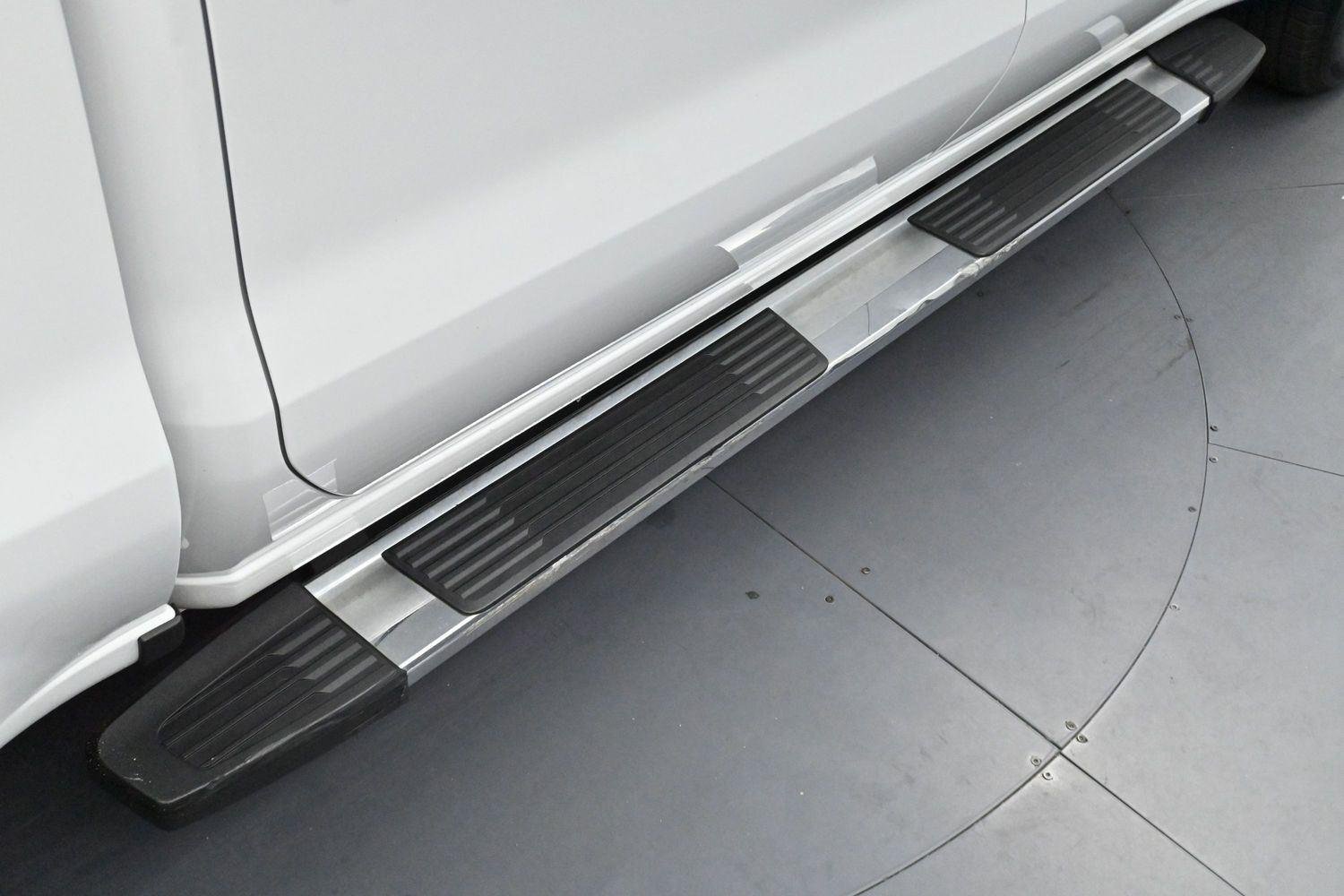 Used 2020 Summit White Chevrolet RST image 9