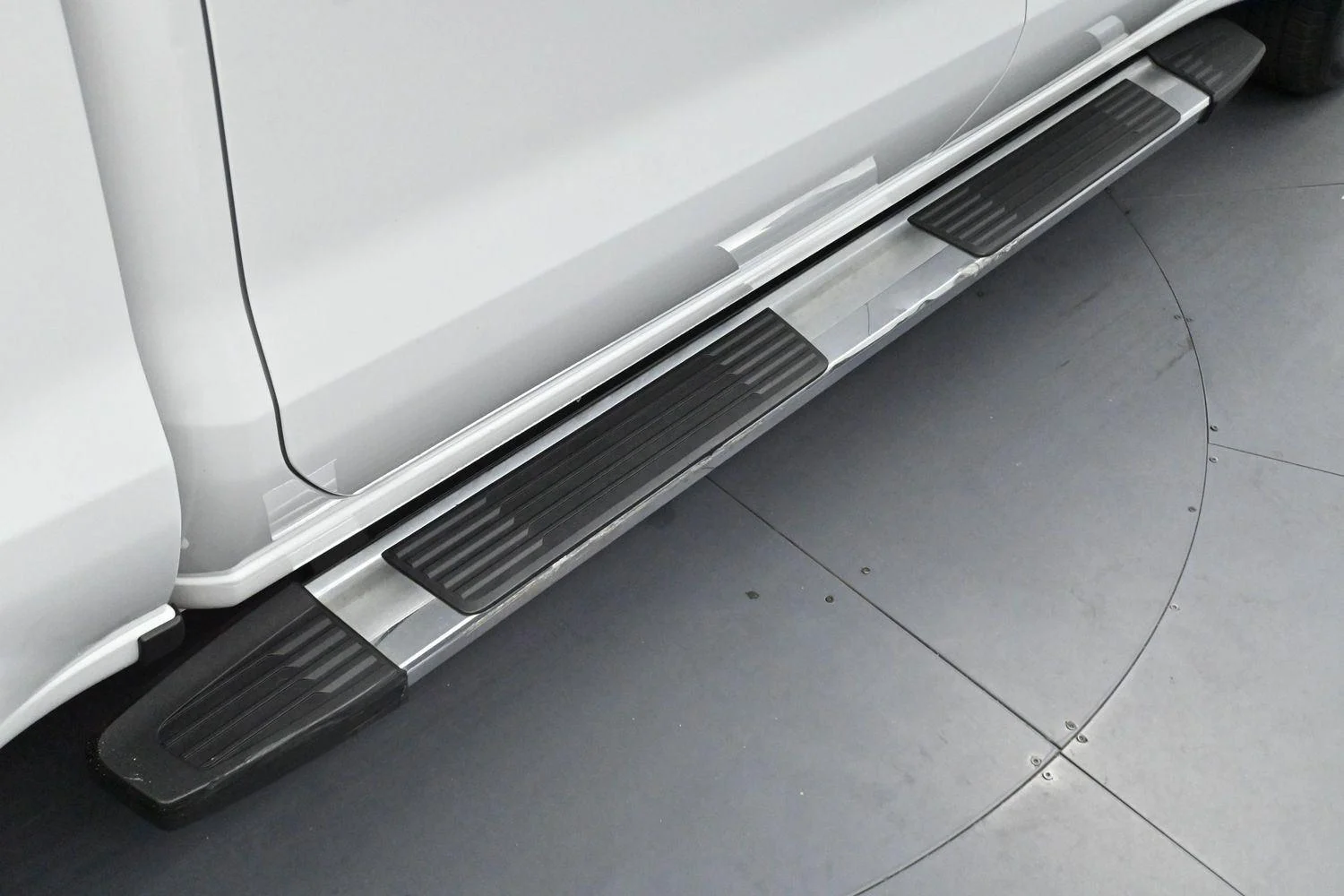 Used 2020 Summit White Chevrolet RST image 9