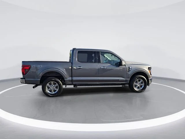 Used 2024 Gray Ford XLT image 9