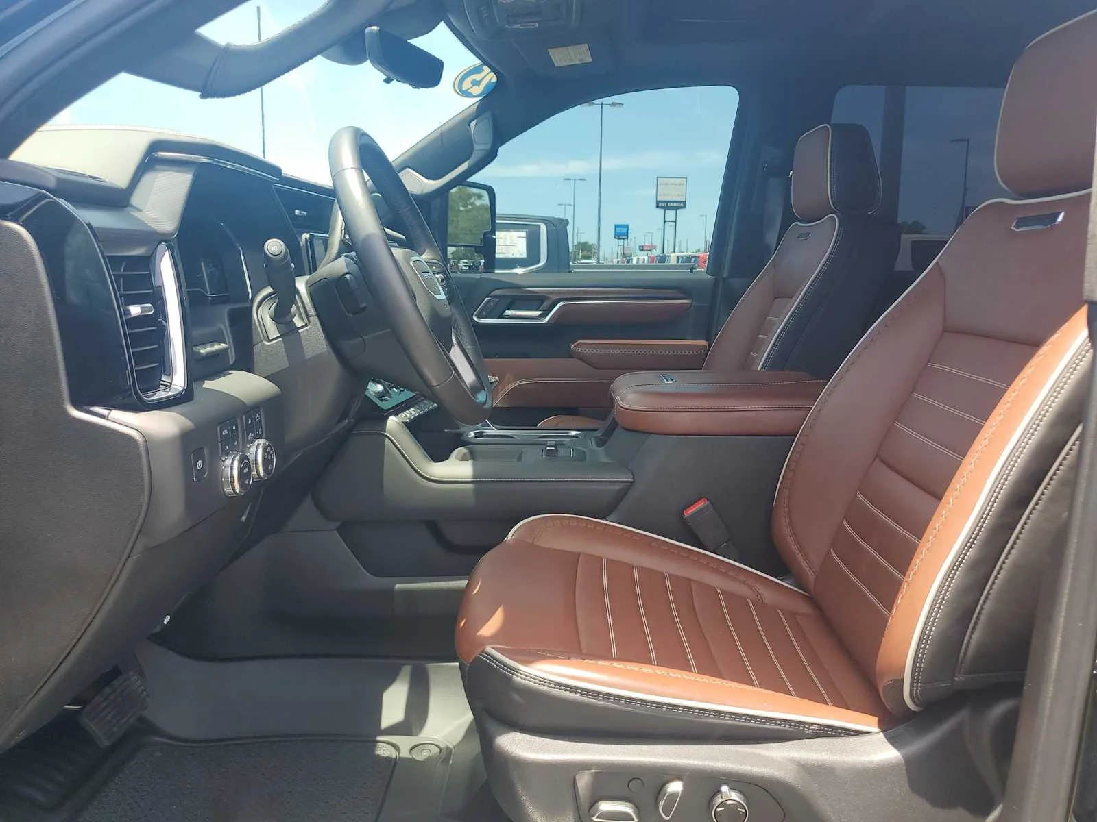 Used 2025 Onyx Black GMC Denali Ultimate image 22