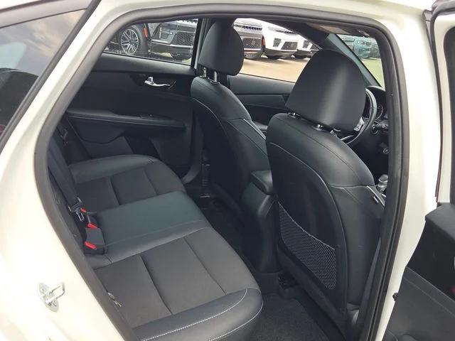 Used 2024 White Kia GT-Line image 14
