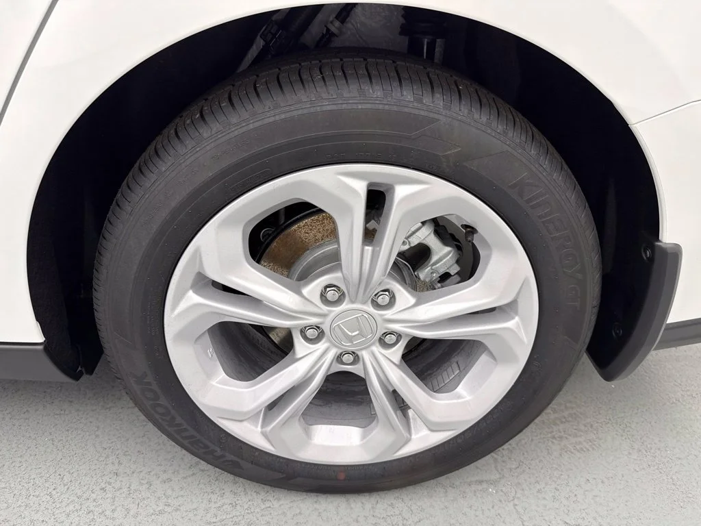 New 2026 Platinum White Pearl Honda LX image 6