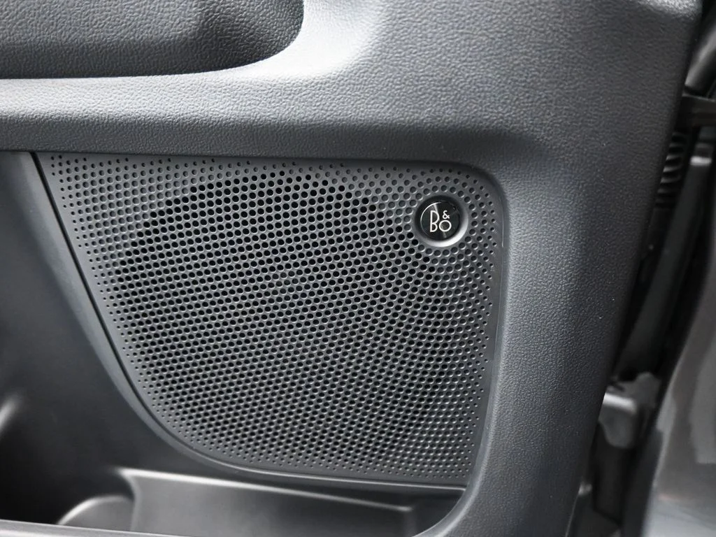 New 2025 Carbonized Gray Metallic Ford Outer Banks image 12