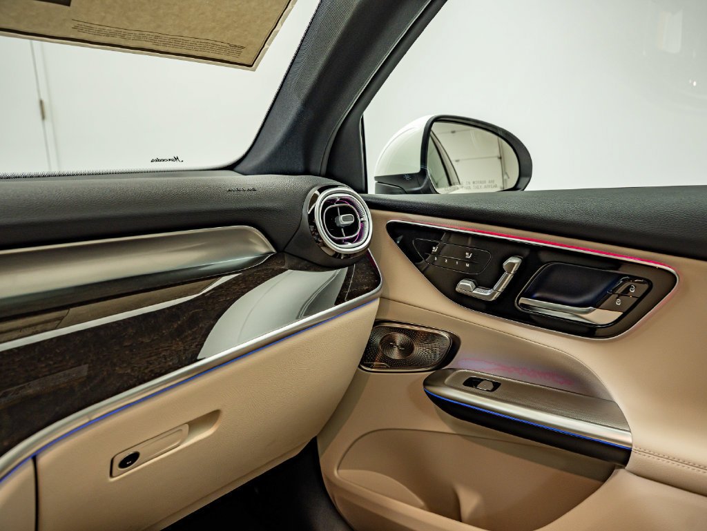 New 2027 Polar White Mercedes-Benz GLC 300 image 30