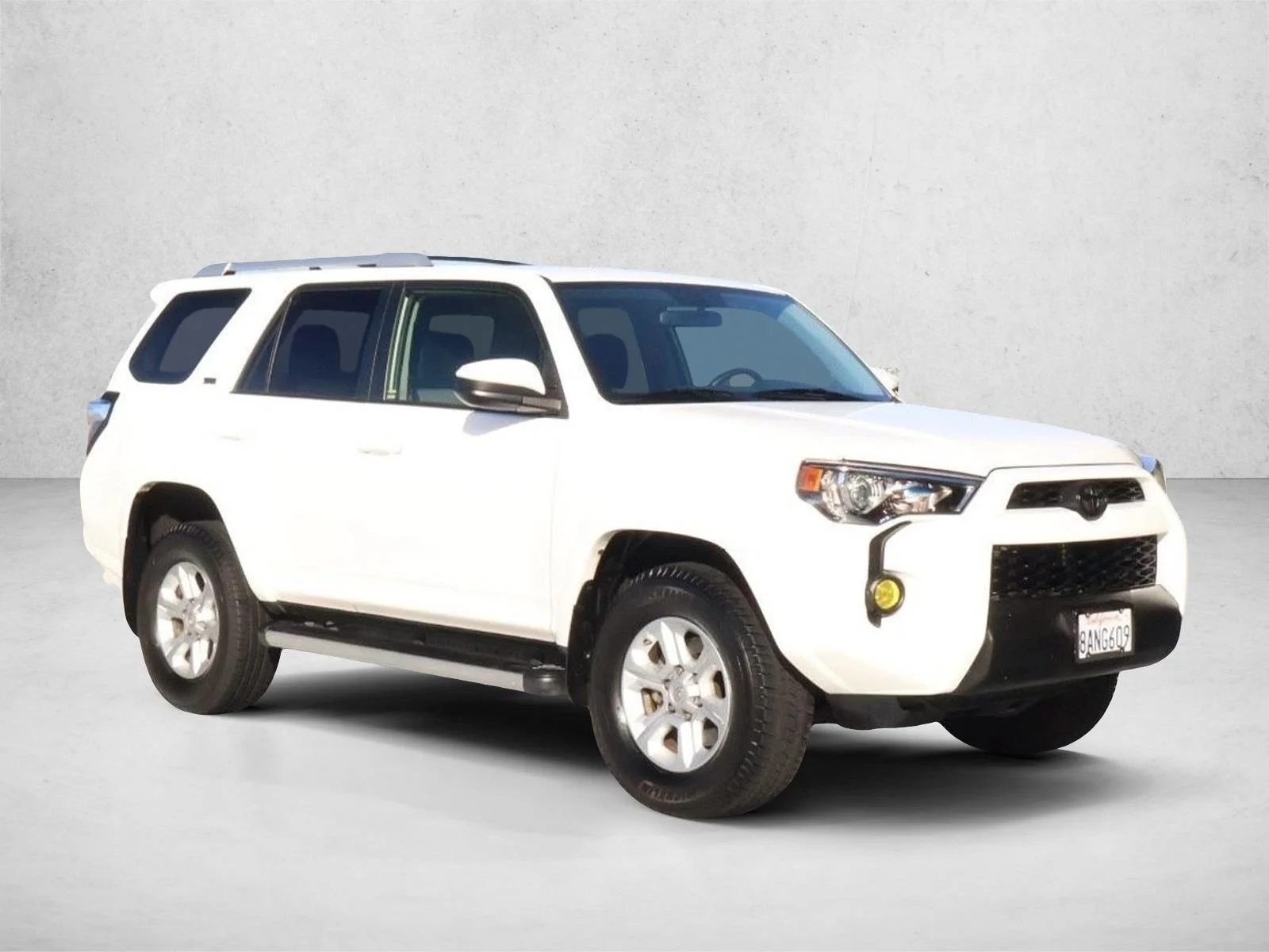 Used 2018 Super White Toyota SR5 image 7