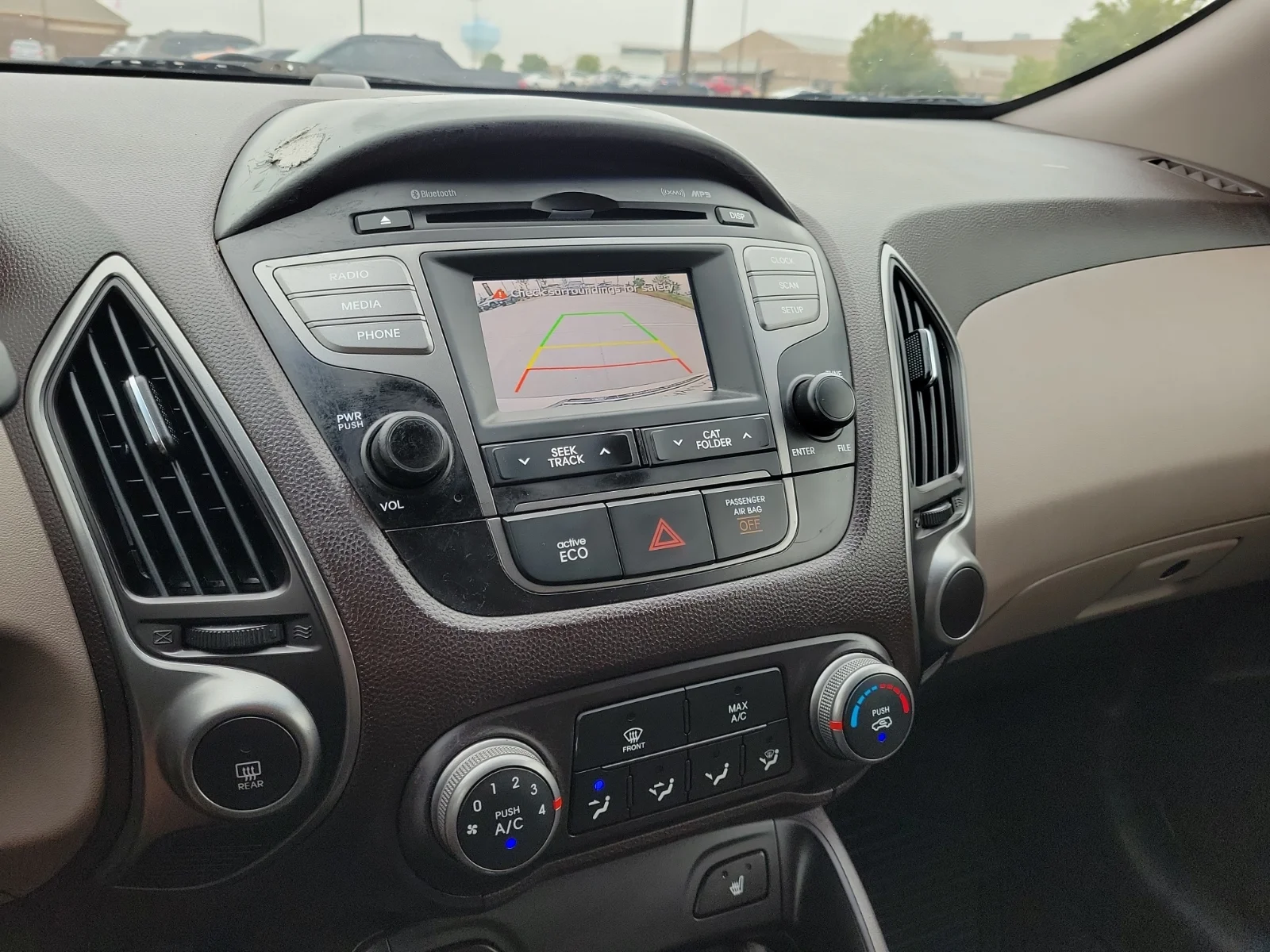 Used 2014 White Hyundai SE image 14