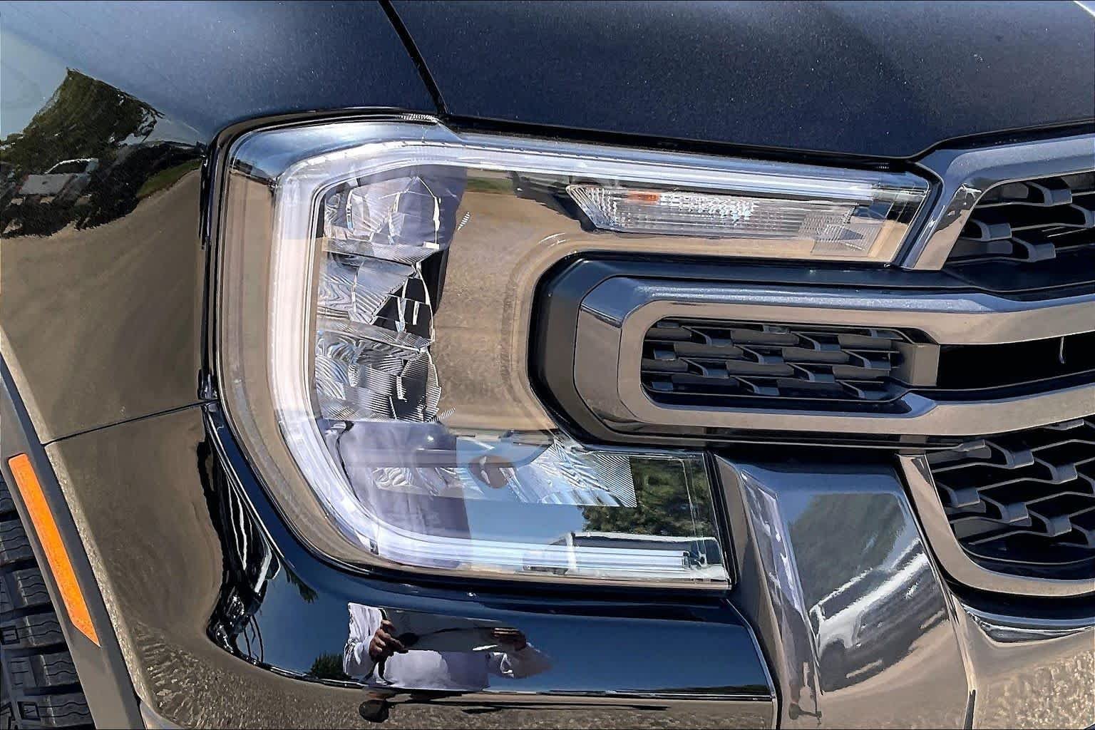 New 2026 Shadow Black Ford XLT image 13